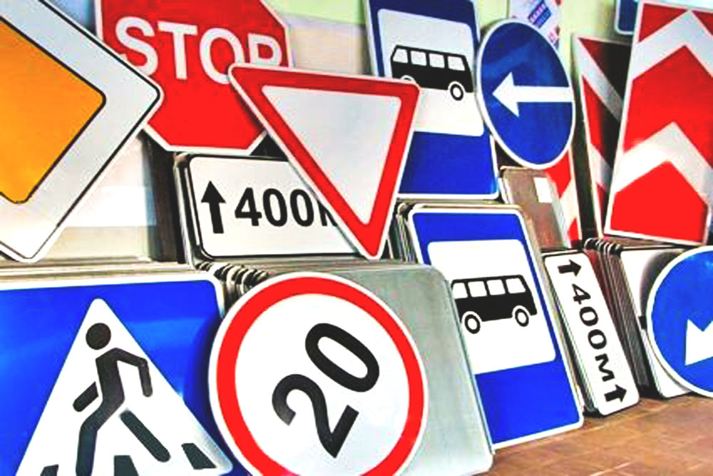 Kelių eismo ženklai | Eurorenta